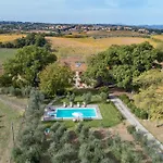 Casale Le Tre Querce 8&1, Emma Orvieto