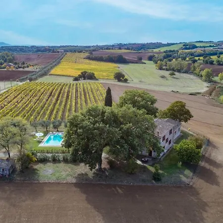 Villa Casale Le Tre Querce 8&1, Emma Orvieto