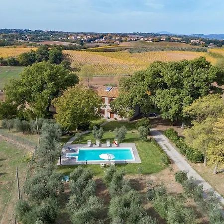 Casale Le Tre Querce 8&1, Emma Орвието