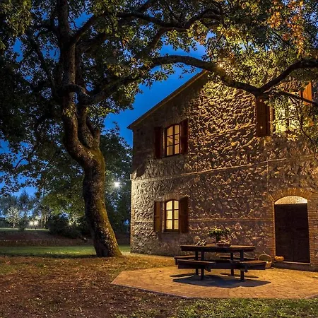 Villa Casale Le Tre Querce 8&1, Emma *