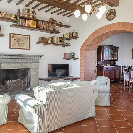 Villa Casale Le Tre Querce 8&1, Emma *