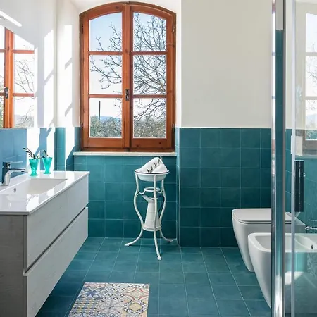 Casale Le Tre Querce 8&1, Emma Orvieto