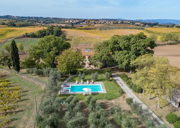 Casale Le Tre Querce 8&1, Emma أورفييتو